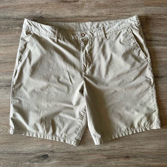 Swiss Tech Tan Shorts Size 40 - Picture 1 of 3